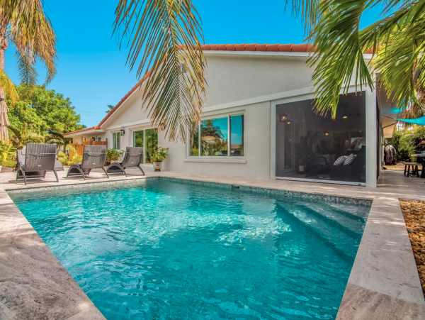 Luxurious 4-Bedroom Waterfront Villa in Holmes Beach
